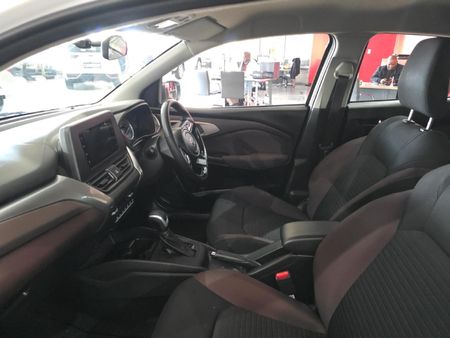 2025-Toyota-Starlet-Cross-15XS-Auto_6