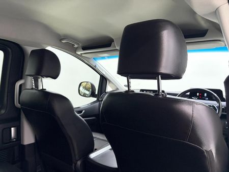 2024-Hyundai-Staria-22d-Multicab-Auto-5-Seat_18