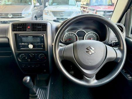 2018-Suzuki-Jimny-13_11