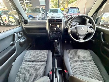 2018-Suzuki-Jimny-13_13