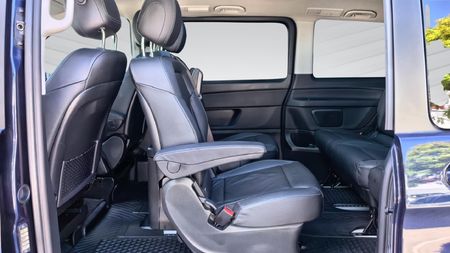 2020-Mercedes-Benz-V-Class-V-250d-Avantgarde-Auto_14