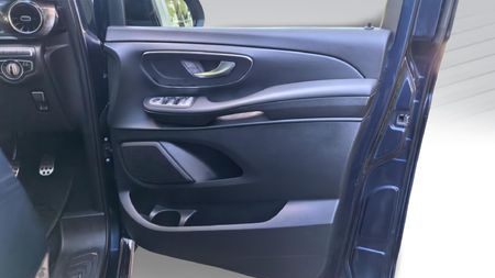 2020-Mercedes-Benz-V-Class-V-250d-Avantgarde-Auto_20