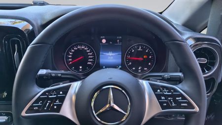 2025-Mercedes-Benz-Vito-119-20-CDI-Tourer-Select-Auto_12