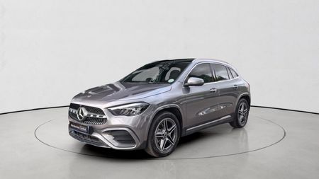 2026-Mercedes-Benz-GLA-200-Auto_0
