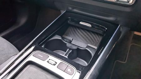2026-Mercedes-Benz-GLA-200-Auto_12