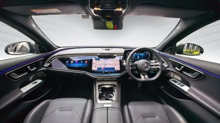 2025-Mercedes-AMG-E-Class-AMG-E53-4MHybrid_14