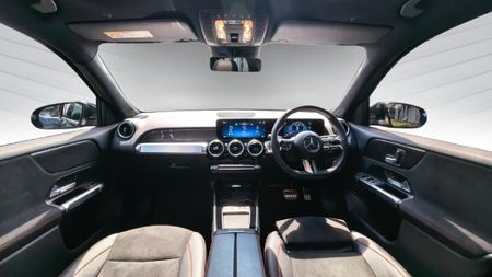 2025-Mercedes-Benz-GLB-220d-4Matic_13