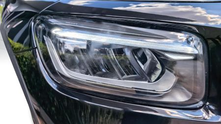 2025-Mercedes-Benz-GLB-220d-4Matic_20