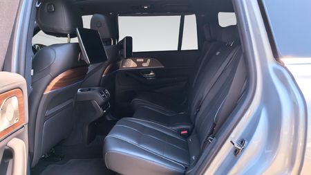 2025-Mercedes-Benz-GLS-580-4Matic-AMG-Line_14