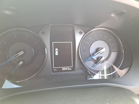 2026-Toyota-Hilux-28-GD-6-Raised-Body-Legend-Auto-Double-Cab_10