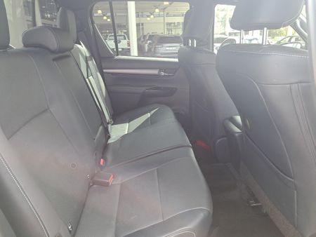 2026-Toyota-Hilux-28-GD-6-Raised-Body-Legend-Auto-Double-Cab_15
