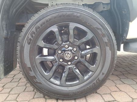 2026-Toyota-Hilux-28-GD-6-Raised-Body-Legend-Auto-Double-Cab_18