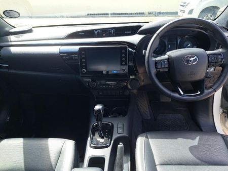 2026-Toyota-Hilux-28-GD-6-Raised-Body-Legend-Auto-Double-Cab_5