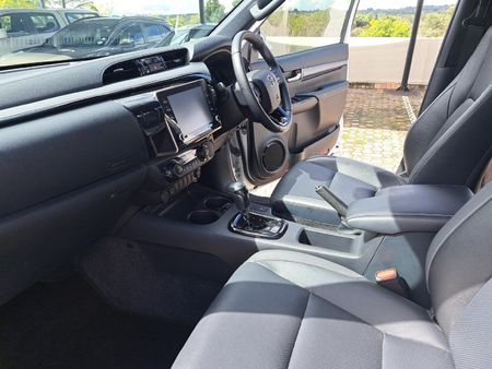 2026-Toyota-Hilux-28-GD-6-Raised-Body-Legend-Auto-Double-Cab_6