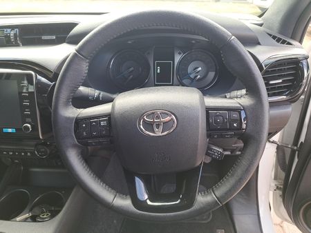 2026-Toyota-Hilux-28-GD-6-Raised-Body-Legend-Auto-Double-Cab_7