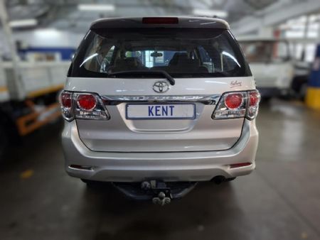 2012-Toyota-Fortuner-25-D-4D-Raised-Body_3