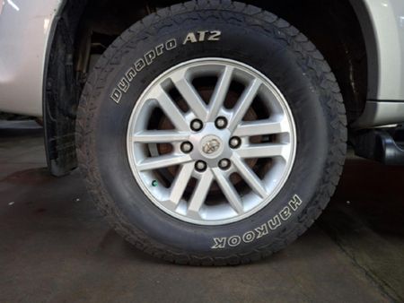 2012-Toyota-Fortuner-25-D-4D-Raised-Body_5