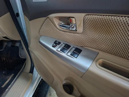 2012-Toyota-Fortuner-25-D-4D-Raised-Body_7