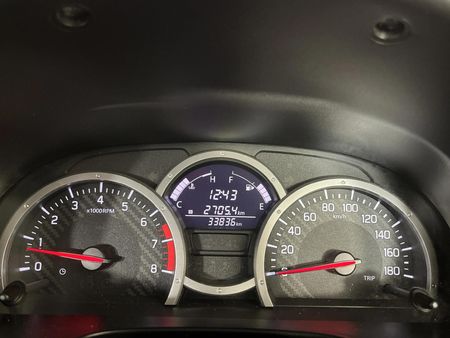 2017-Suzuki-Jimny-13_2