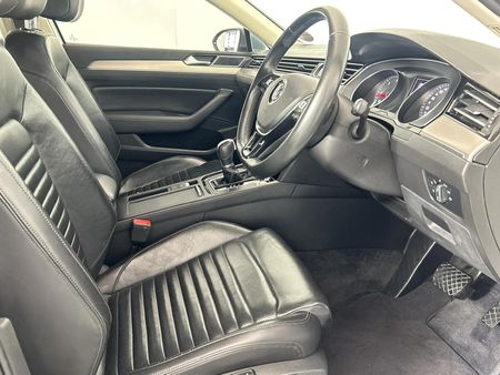 2016-Volkswagen-Passat-20-TDI-Executive-Auto_9