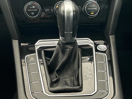 2016-Volkswagen-Passat-20-TDI-Executive-Auto_10