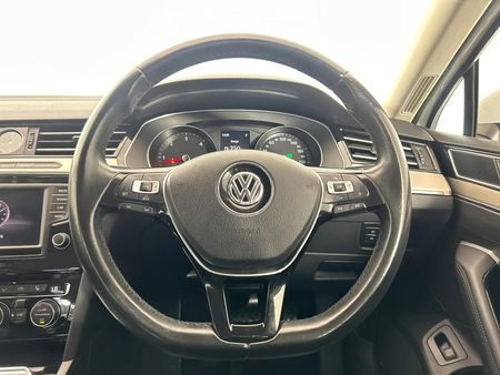 2016-Volkswagen-Passat-20-TDI-Executive-Auto_12
