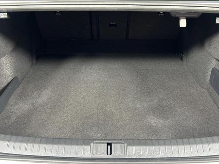 2016-Volkswagen-Passat-20-TDI-Executive-Auto_14
