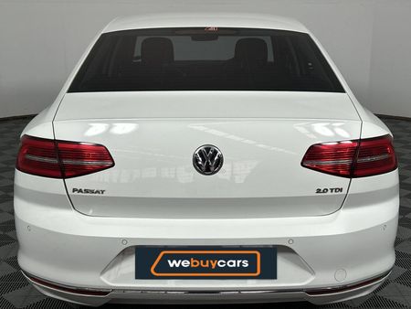 2016-Volkswagen-Passat-20-TDI-Executive-Auto_18