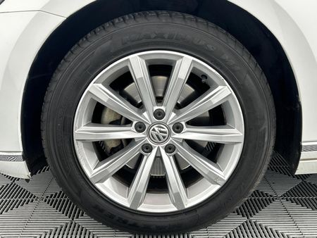 2016-Volkswagen-Passat-20-TDI-Executive-Auto_4