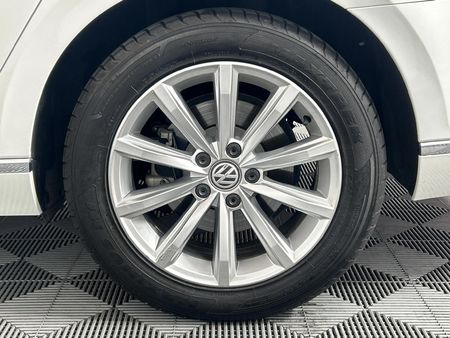 2016-Volkswagen-Passat-20-TDI-Executive-Auto_6