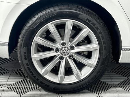 2016-Volkswagen-Passat-20-TDI-Executive-Auto_7