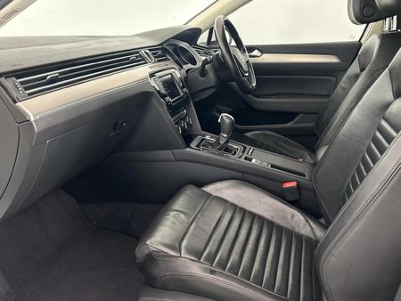2016-Volkswagen-Passat-20-TDI-Executive-Auto_8