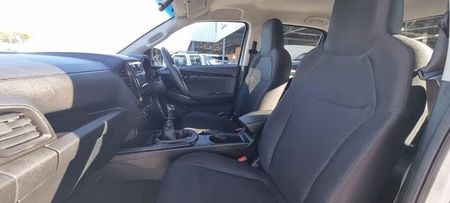 2023-Isuzu-D-Max-19-DDI-L-4x4-Double-Cab_10