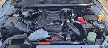 2023-Isuzu-D-Max-19-DDI-L-4x4-Double-Cab_11