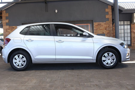 2021-Volkswagen-Polo-10-TSI-Trendline_14