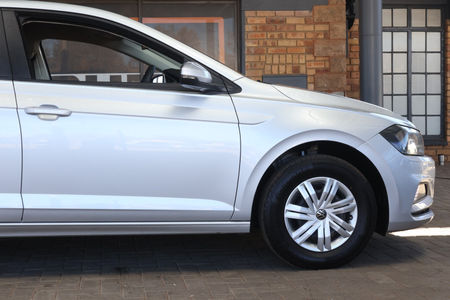 2021-Volkswagen-Polo-10-TSI-Trendline_16