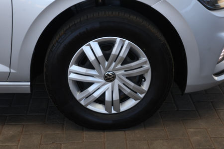 2021-Volkswagen-Polo-10-TSI-Trendline_17