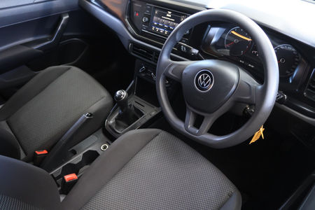 2021-Volkswagen-Polo-10-TSI-Trendline_8