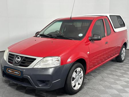 2016-Nissan-NP200-15-dCi-Safety-Pack_0