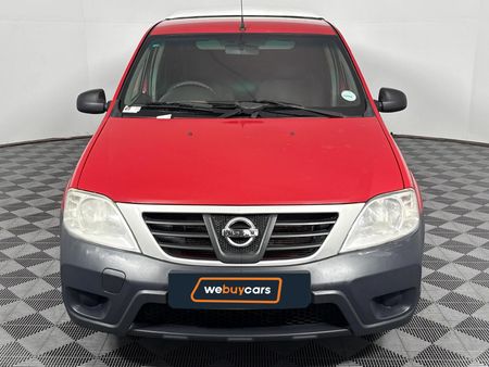 2016-Nissan-NP200-15-dCi-Safety-Pack_13