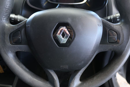 2014-Renault-Clio-IV-12-Authentique-5-dr-55kW_10