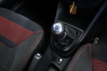 2014-Renault-Clio-IV-12-Authentique-5-dr-55kW_12