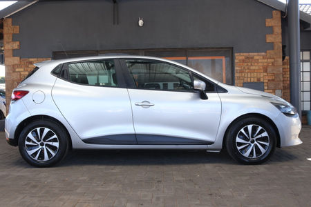 2014-Renault-Clio-IV-12-Authentique-5-dr-55kW_15