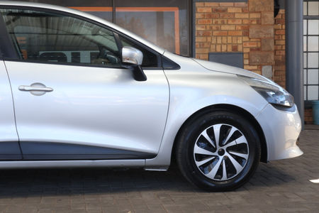 2014-Renault-Clio-IV-12-Authentique-5-dr-55kW_17