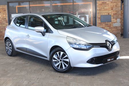 2014-Renault-Clio-IV-12-Authentique-5-dr-55kW_3