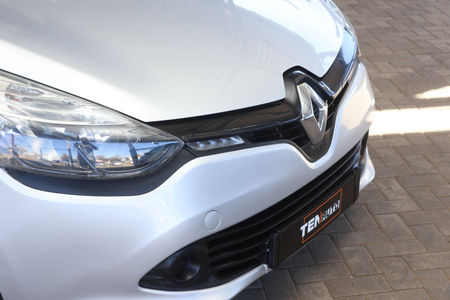 2014-Renault-Clio-IV-12-Authentique-5-dr-55kW_5