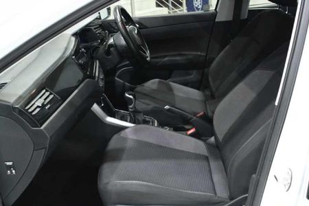 2024-Volkswagen-Polo-10-TSI-Life_11