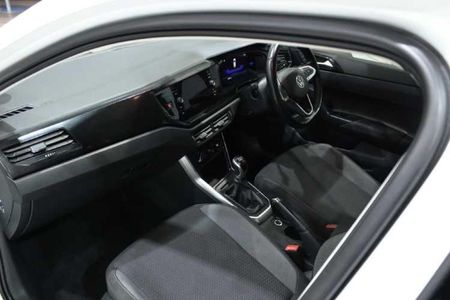 2024-Volkswagen-Polo-10-TSI-Life_12