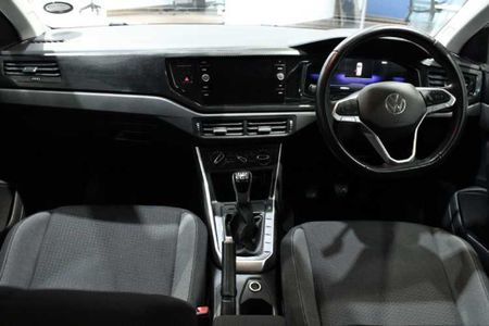 2024-Volkswagen-Polo-10-TSI-Life_13