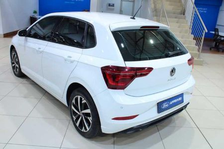 2024-Volkswagen-Polo-10-TSI-Life_4